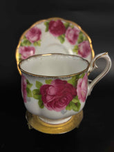 Load image into Gallery viewer, Royal Albert 4 Piece Cup + Saucer