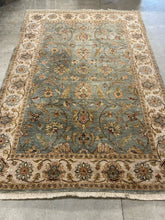 Load image into Gallery viewer, Hand-Knotted Wool Sultanabad-Style Rug