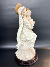 Load image into Gallery viewer, Giuseppe Armani Figurine