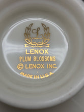 Load image into Gallery viewer, Lenox Platinum Trim Dinnerware set