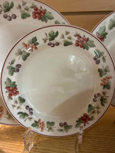 Load image into Gallery viewer, Wedgwood Fruit Ceramic White Print Dinnerware set