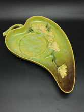 Load image into Gallery viewer, Roseville Floral Pottery 4 Piece Plates