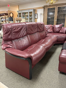 Ekornes Stressless Eldorado 3 Piece Leather Sectional With Storage Ottoman