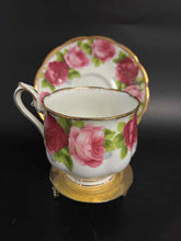 Load image into Gallery viewer, Royal Albert 4 Piece Cup + Saucer
