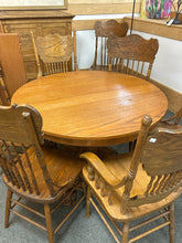 Load image into Gallery viewer, Vintage Pedestal Dining Table With 2 Leaf Extensions, 8 Pressback Chairs