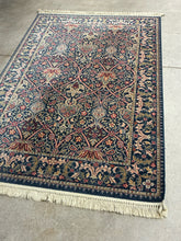 Load image into Gallery viewer, Karastan William Morris Floral Wool Area Rug