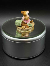 Load image into Gallery viewer, Resin Pink 1 Piece Figurine