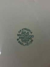 Load image into Gallery viewer, Wedgwood Dinnerware set