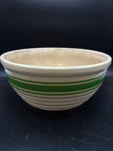 Load image into Gallery viewer, Hull 1 Piece Vintage Mixing bowl