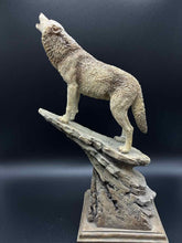 Load image into Gallery viewer, Resin Tan Sculpture