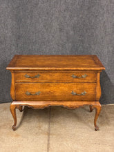 Load image into Gallery viewer, Minton Spidell Dutch Bombe Chest