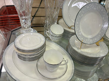 Load image into Gallery viewer, Waterford Alana Dinnerware set