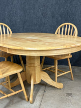 Load image into Gallery viewer, Light Wood Oval Pedestal Dining Table with 4 Chairs