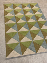 Load image into Gallery viewer, Safavieh Genre Beige &amp; Green Wool Area Rug