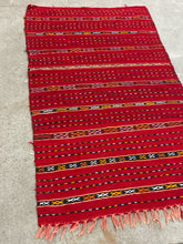 Load image into Gallery viewer, Handwoven Flatweave Tribal Kilim Rug