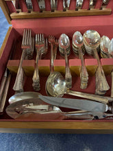 Load image into Gallery viewer, Oneida Stainless Steel Vintage Flatware set