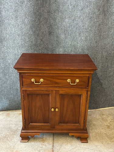 Hickory Chair Traditional Mahogany Nightstand/Cabinet