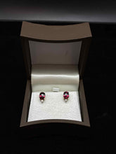 Load image into Gallery viewer, Gold Earrings