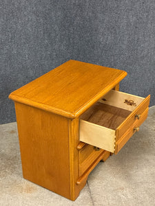 Lexington Furniture Oak 3-Drawer Nightstand