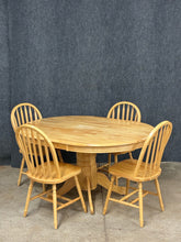Load image into Gallery viewer, Light Wood Oval Pedestal Dining Table with 4 Chairs