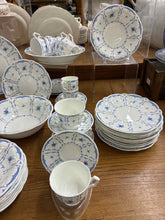 Load image into Gallery viewer, Aynsley White Dinnerware set