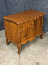 Load image into Gallery viewer, Oak 3-Drawer Chest