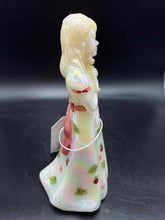 Load image into Gallery viewer, Fenton Glass Iridescent Ivory 1 Piece Figurine