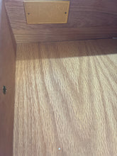 Load image into Gallery viewer, Hickory Chair Traditional Mahogany Dresser