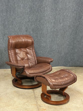 Load image into Gallery viewer, Vintage Scandinavian Style Tufted Leather Swivel Recliner with Ottoman