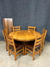 Load image into Gallery viewer, Stickley Mission Oak Round Extension Dining Table with 6 Chairs &amp; 3 Leaves