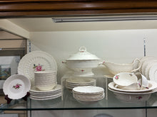Load image into Gallery viewer, Spode Floral Dinnerware set