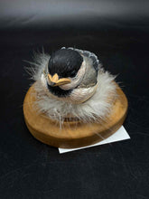 Load image into Gallery viewer, Figurine