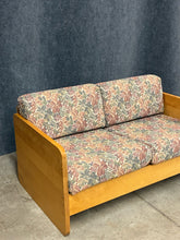 Load image into Gallery viewer, Pompanoosuc Mills Loveseat with Floral Cushions