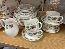 Load image into Gallery viewer, Wedgwood Fruit Ceramic White Print Dinnerware set