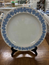 Load image into Gallery viewer, Wedgwood Dinnerware set