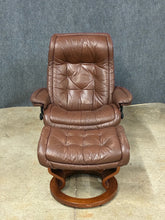 Load image into Gallery viewer, Vintage Scandinavian Style Tufted Leather Swivel Recliner with Ottoman