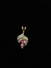 Load image into Gallery viewer, Gold Pendant