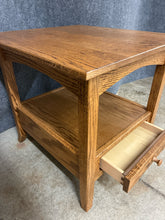 Load image into Gallery viewer, Chiltons Red Oak Side Table With Drawer