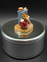 Load image into Gallery viewer, Resin Multi-Color 1 Piece Figurine