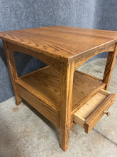 Load image into Gallery viewer, Chiltons Red Oak Side Table With Drawer