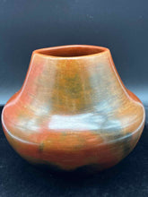 Load image into Gallery viewer, Pottery Vase