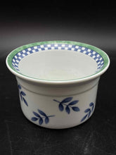 Load image into Gallery viewer, Villeroy &amp; Boch 6 Piece Round Leaf Blue Print Bakeware