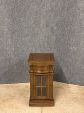 Load image into Gallery viewer, Traditional Narrow Side Table With Storage