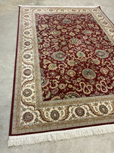 Load image into Gallery viewer, Classic Floral Persian-Style Rug