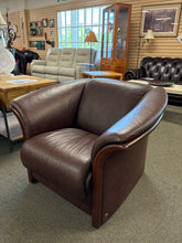 Load image into Gallery viewer, Ekornes "Manhattan" Leather Chair