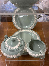 Load image into Gallery viewer, Wedgwood Green 24 Piece Tea/Coffee Set