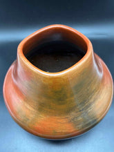 Load image into Gallery viewer, Pottery Vase