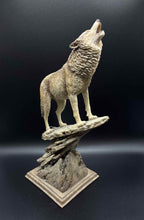 Load image into Gallery viewer, Resin Tan Sculpture