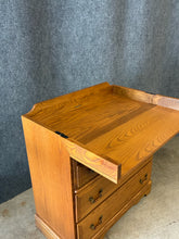 Load image into Gallery viewer, Traditional Oak Changing Table 3-Drawer Chest