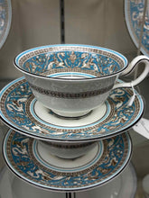 Load image into Gallery viewer, Wedgwood Florentine Dinnerware set